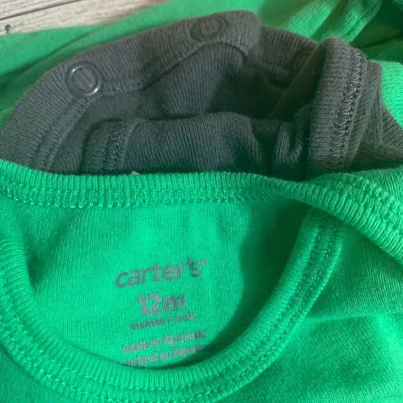 Carters Dinosaur onsie set - Picture 3 of 4